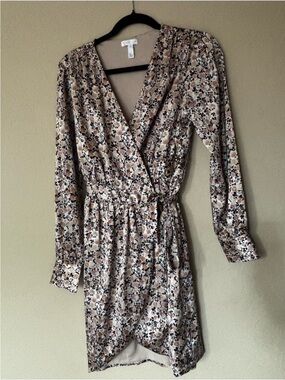 Leith Nordstrom Ditsy
Floral V-Neck Satin Wrap Cottagecore Mini Dress